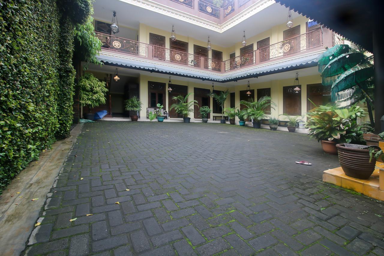 Reddoorz Plus @ Maguwo Kalasan Exterior foto