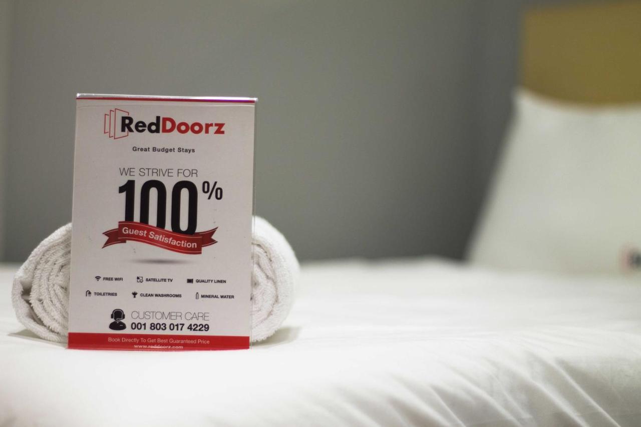 Reddoorz Plus @ Maguwo Kalasan Habitación foto